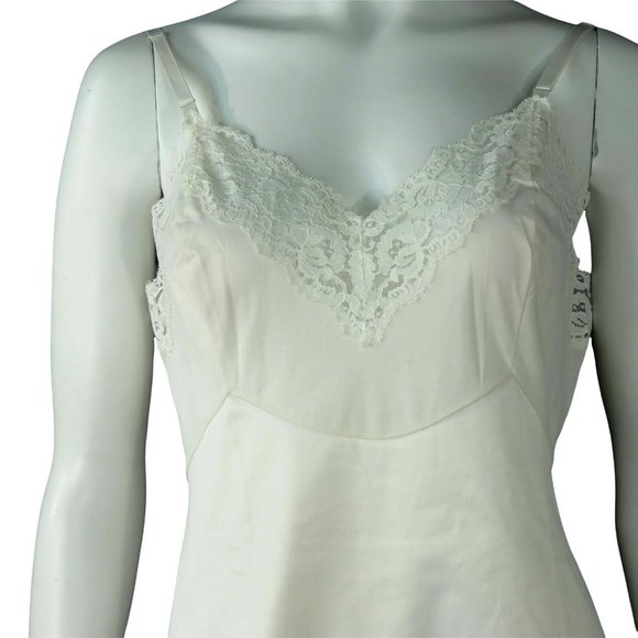 Vintage 70s Pennys Full Length Nylon Dress Slip S Beige Lace Pin Up Glam Modest - Picture 3 of 10